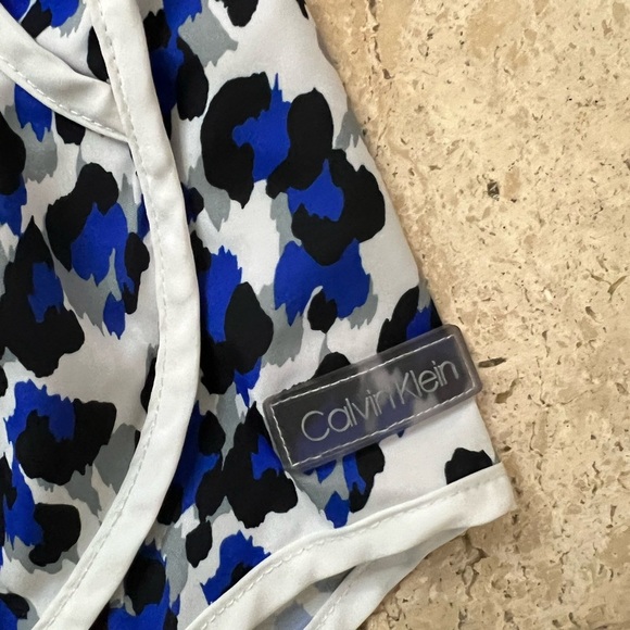 Calvin Klein Blue Leopard Print Lined  Running Shorts Size Small - Picture 6 of 6